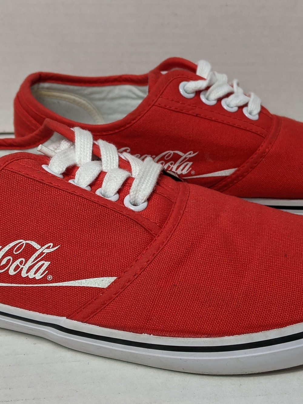 Bradford Exchange Limited Edition Red Canvas Coca Cola Sneakers Women's Size 7.5